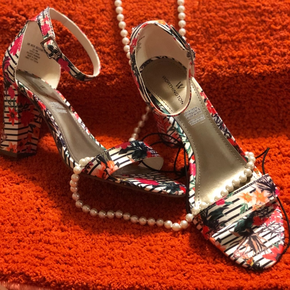 NWOT Heels